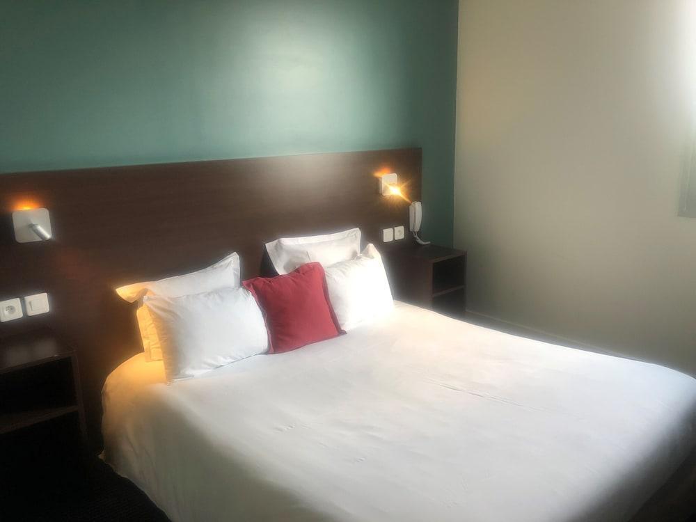 Отель Ibis Styles Paris Женвилье Экстерьер фото
