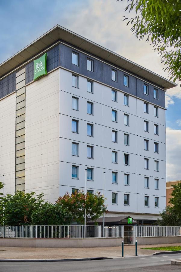 Отель Ibis Styles Paris Женвилье Экстерьер фото