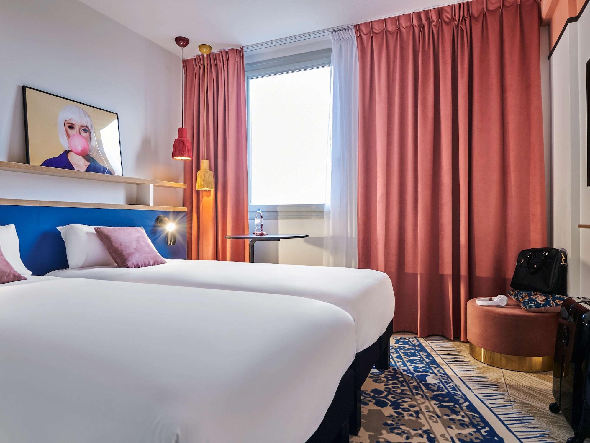 Отель Ibis Styles Paris Женвилье Экстерьер фото