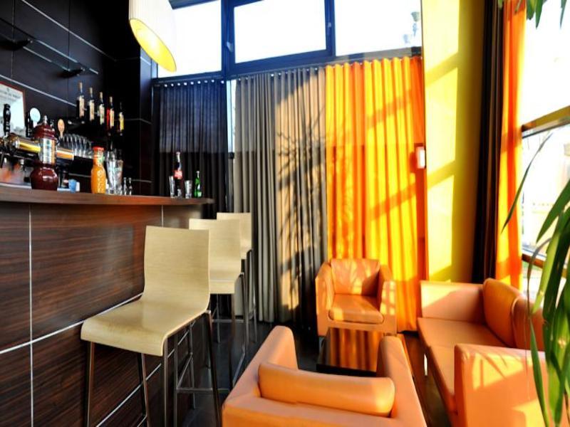 Отель Ibis Styles Paris Женвилье Экстерьер фото