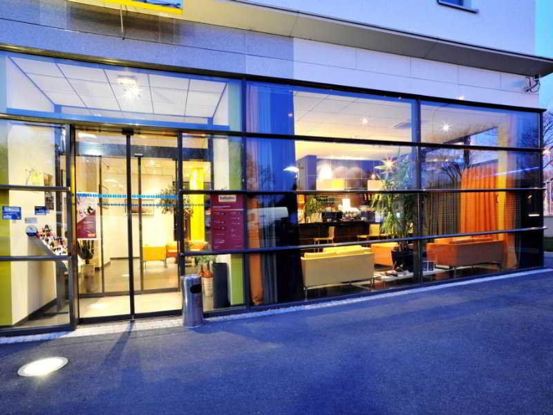 Отель Ibis Styles Paris Женвилье Экстерьер фото
