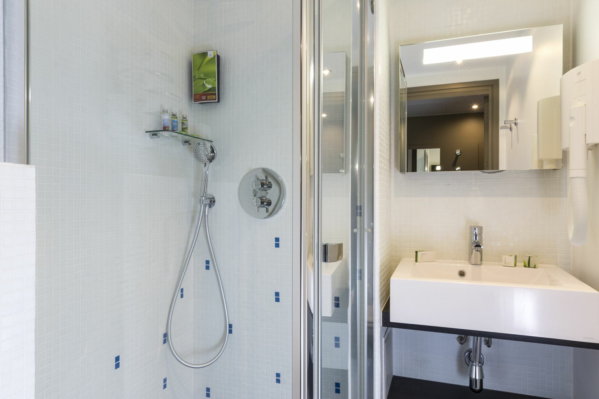 Отель Ibis Styles Paris Женвилье Экстерьер фото