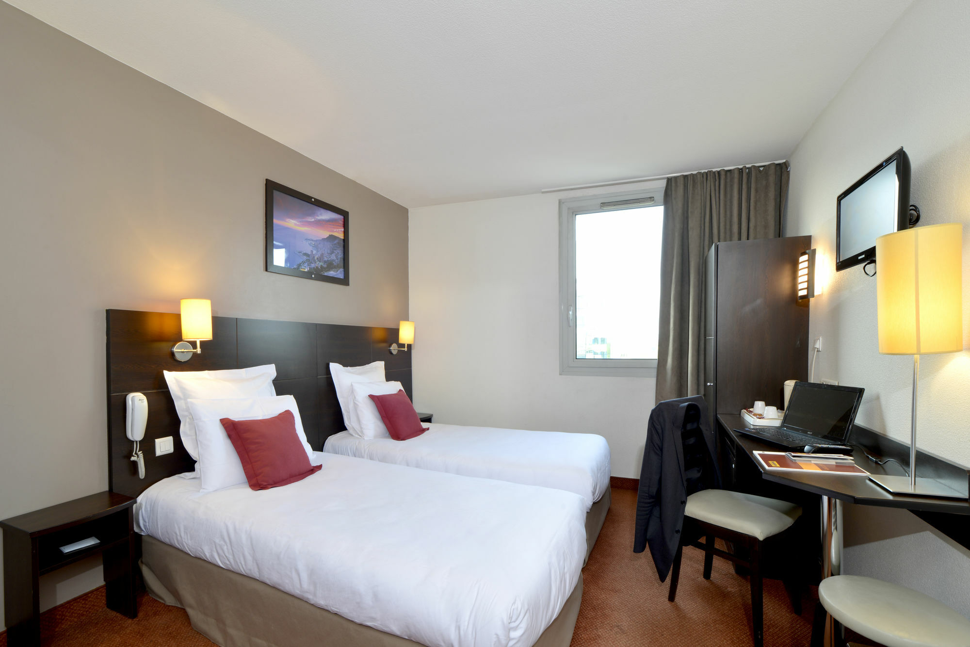 Отель Ibis Styles Paris Женвилье Экстерьер фото