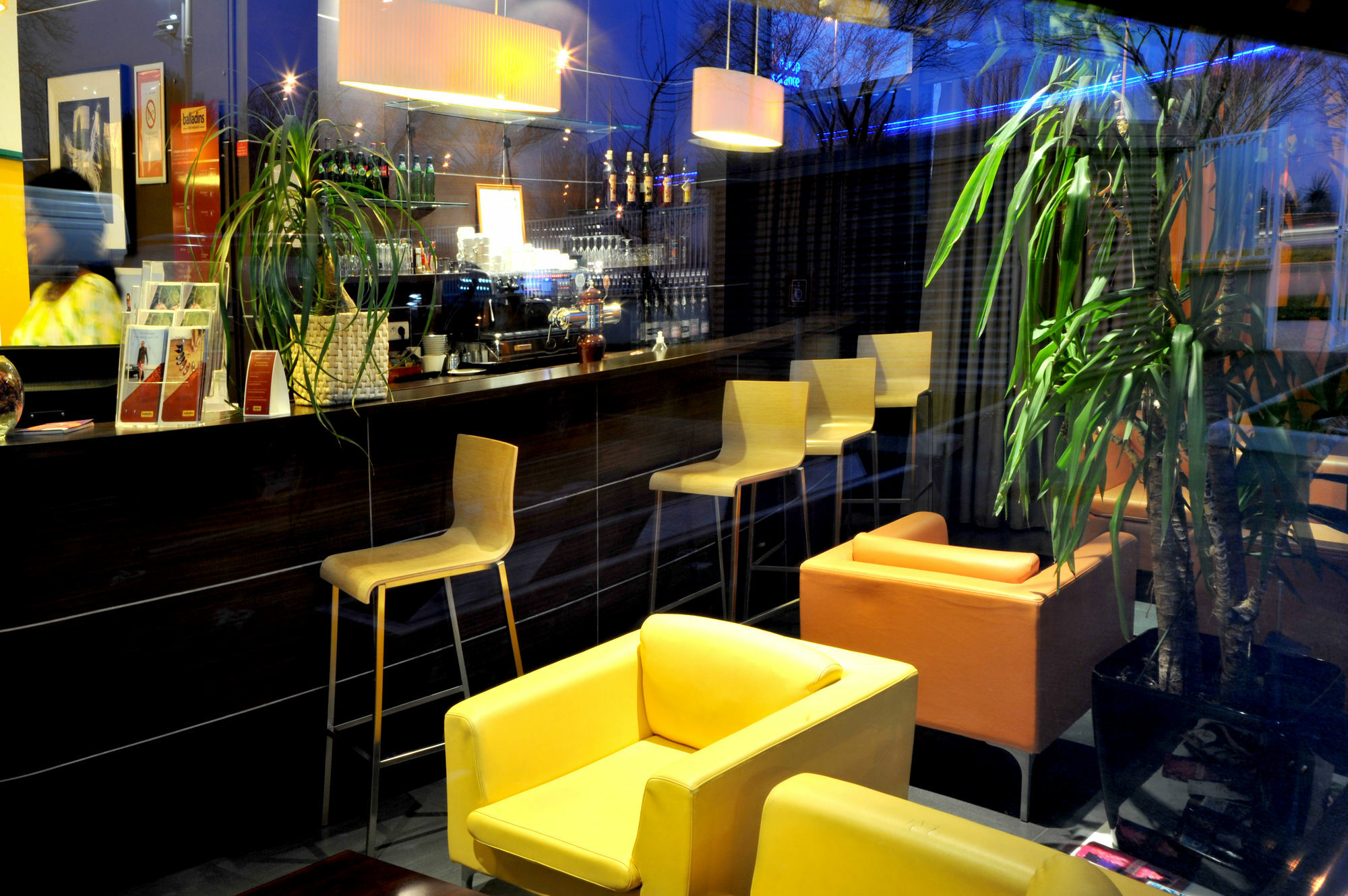 Отель Ibis Styles Paris Женвилье Экстерьер фото