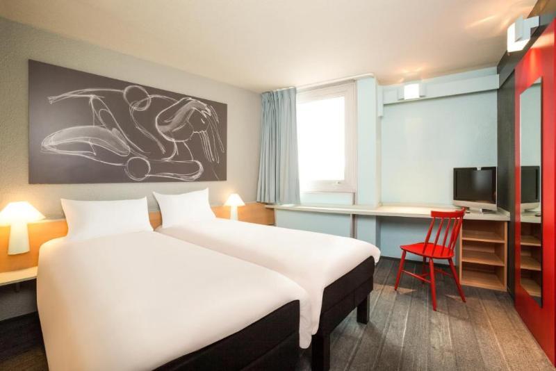 Отель Ibis Styles Paris Женвилье Экстерьер фото